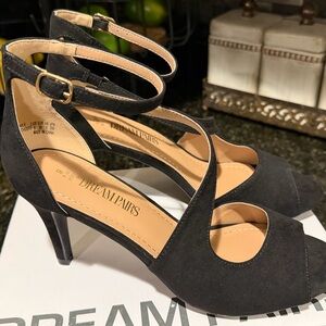 Dream Pairs Elegant Black Heels